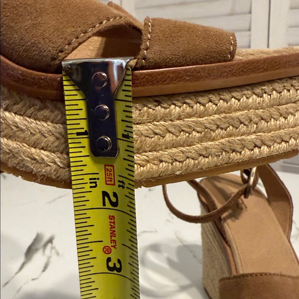 Ugg Tan Suede Wedge Ankle Wrap Sandals. Size 9-1/2 - Picture 11 of 15